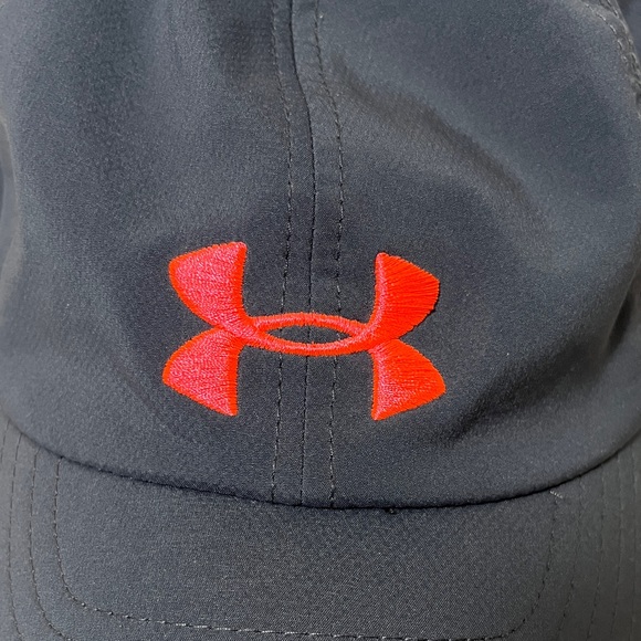 Under Armour Gray Hat with Vibrant Pink Logo - Picture 2 of 8